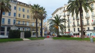 バス停探しの目印になる