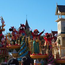 望遠レンズなら遠くてもよく見えます