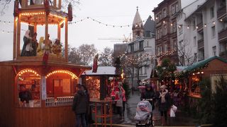 大きなクリスマスツリーが飾られていたレーマー広場を中心に旧市街地が残っています。