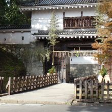 正月の準備が整った大手門