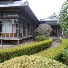 庭園を見ながらの食事