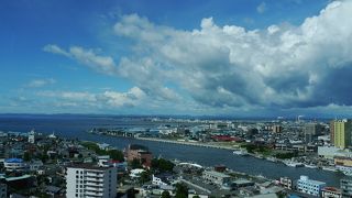 海に山に街に360度の眺望が楽しめる