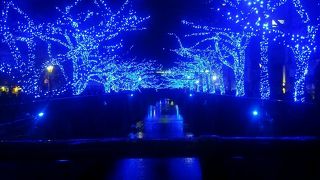 中目黒　青の洞窟