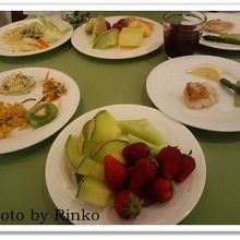 フルーツを山盛り食べました