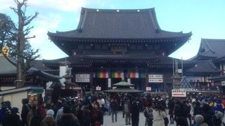 正式名は「平間寺」です。参詣の際は、建造物や仏像をじっくりと拝観しています。