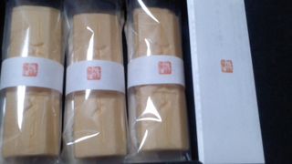 定番のお菓子を買いに行きました