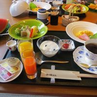 朝食は和食か洋食を選べる。洋食はこれに温かいスープも付く。