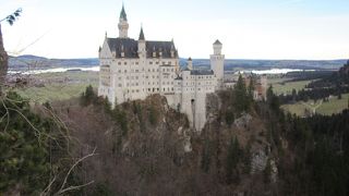 城の外観やロケーションが素晴らしい！