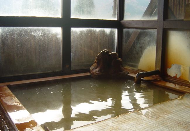 良い雰囲気の湯治場です