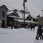 お洒落なお店が立ち並ぶ