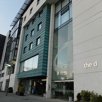 古都のホテルとは思えないほどスタイリッシュな外観。