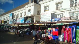 朝市から夕方までにぎわっています。