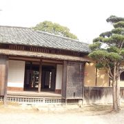 松下村塾に隣接。かなり広い一戸建て。
