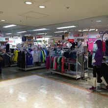 一面スポーツ用品です！