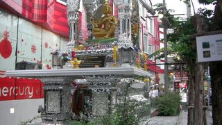 建物以上に目立ってる！