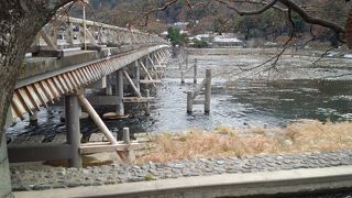 嵐山を象徴する渡月橋