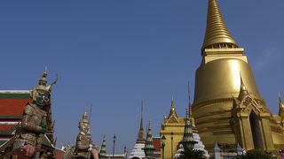 混雑しています