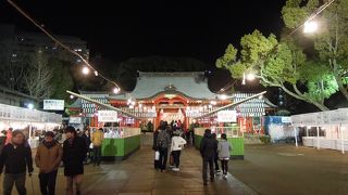 元旦の夜だが意外と参拝者が少ない