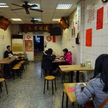 テーブル席がいくつかあります。