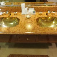 洗面台は２台あります