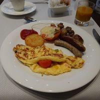 形の崩れたオムレツ