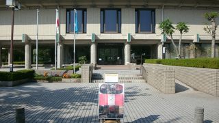 江戸時代から現代までの漆工芸作品を展示