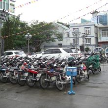 バイクがいっぱい。ベトナムらしい？