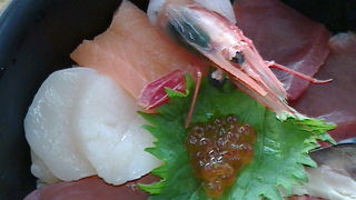 漁港のどんぶりは絶品です！