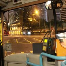 バス車内、オクトパスカード読み取り機器