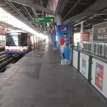 ナナ駅