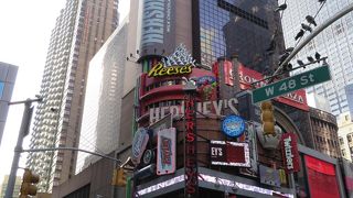 板チョコビルディング