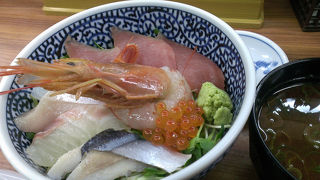海鮮丼、安すぎー！