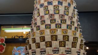 圧巻の泡盛タワー。