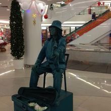 むかーしから居るパントマイムの人笑