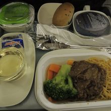 ICNからKULの機内食：ビーフ