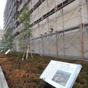 ガラシャ・高山右近の石像が建っている