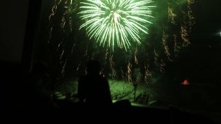 謹賀新年の花火が見られる