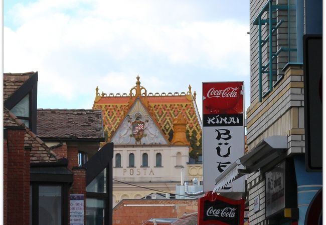 カラフルな瓦に彩られた屋根を眺めるだけでも満足！