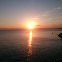 部屋からみる朝日