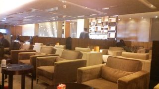 空港ラウンジは共通