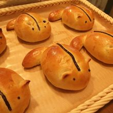 焼きたてやまねパン