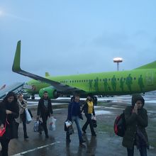 到着後沖止めして連絡バスでターミナルヘ向かいます