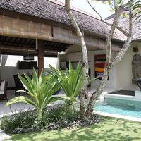 お部屋は南国の雰囲気があって落ち着きます