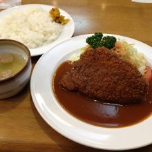 トンカツ定食