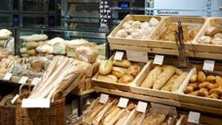 ご飯に困ったらここによります。