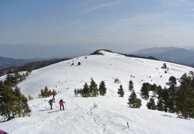 白銀の世界をスノーシューハイク