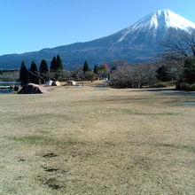 どこにテントを張っても、この風景。