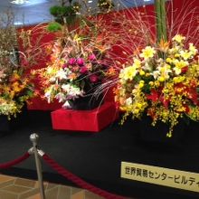 正月らしい生花の展示が見事だった