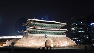 悲劇から復建した南大門・ソウル