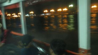 ワットプラケオに近い船着き場